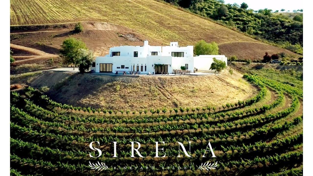 Sirena Vineyard Resort ปาโซโรเบิลส์ ภายนอก รูปภาพ