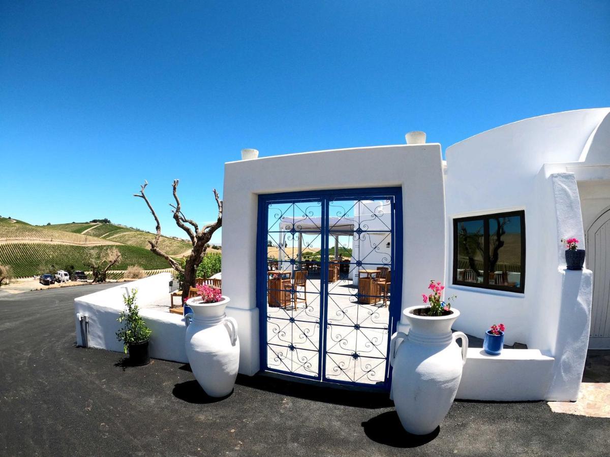 Sirena Vineyard Resort ปาโซโรเบิลส์ ภายนอก รูปภาพ