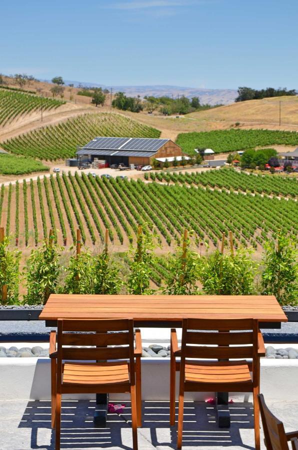 Sirena Vineyard Resort ปาโซโรเบิลส์ ภายนอก รูปภาพ