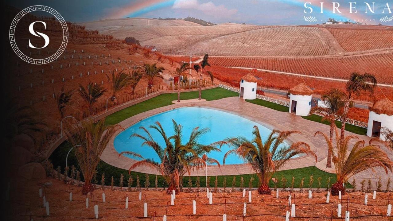 Sirena Vineyard Resort ปาโซโรเบิลส์ ภายนอก รูปภาพ
